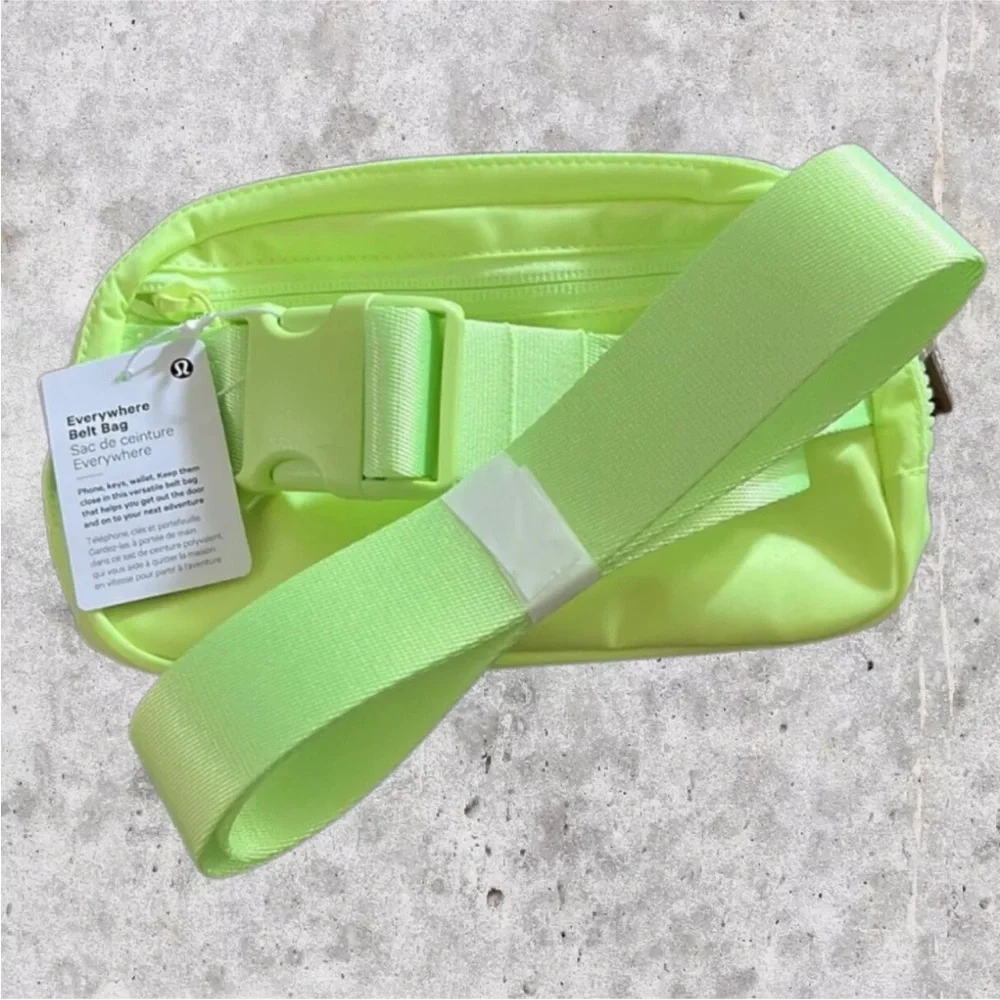 🦄RARE & NOT RELEASED🦄 NWT Everywhere Belt Bag FADED ZAP - Picture 10 of 10